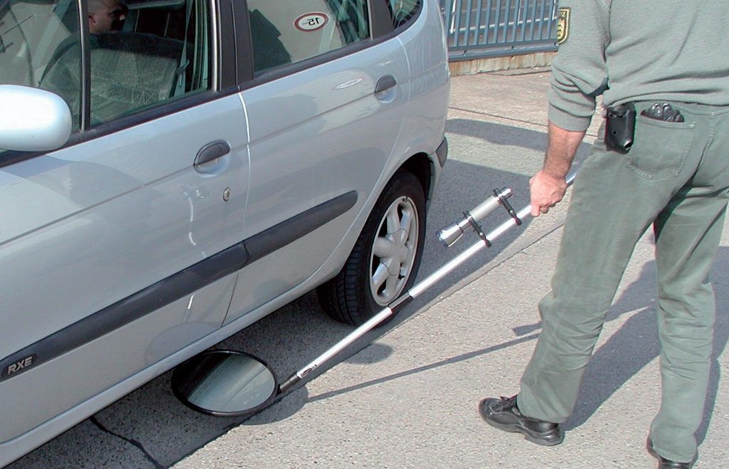 Choose Professional Roadside Assistance
